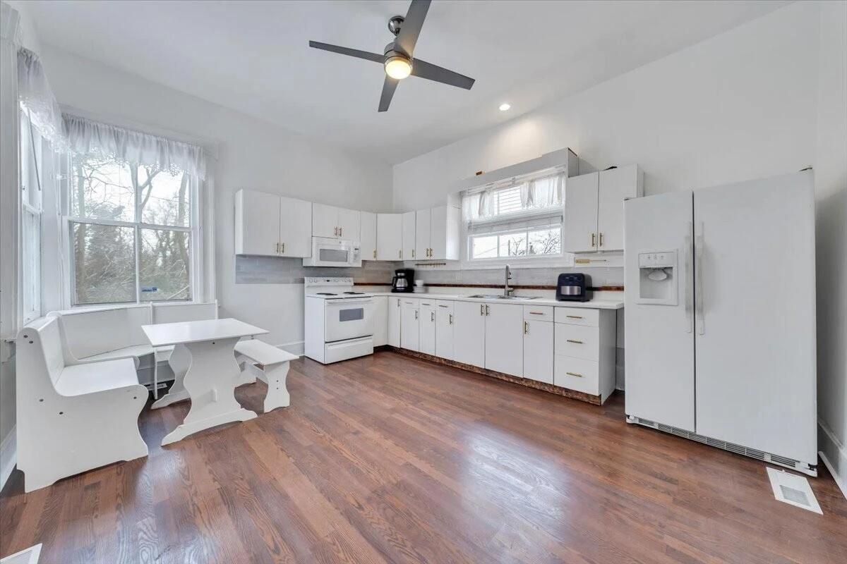 621 10th ST NW - Photo 24