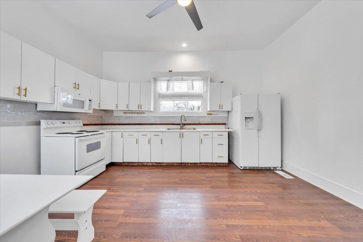 621 10th ST NW - Photo 26
