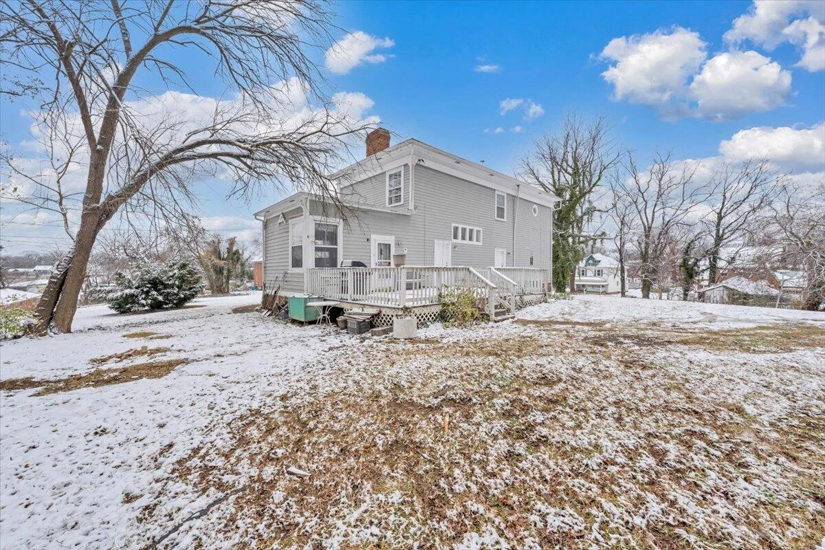 621 10th ST NW - Photo 8