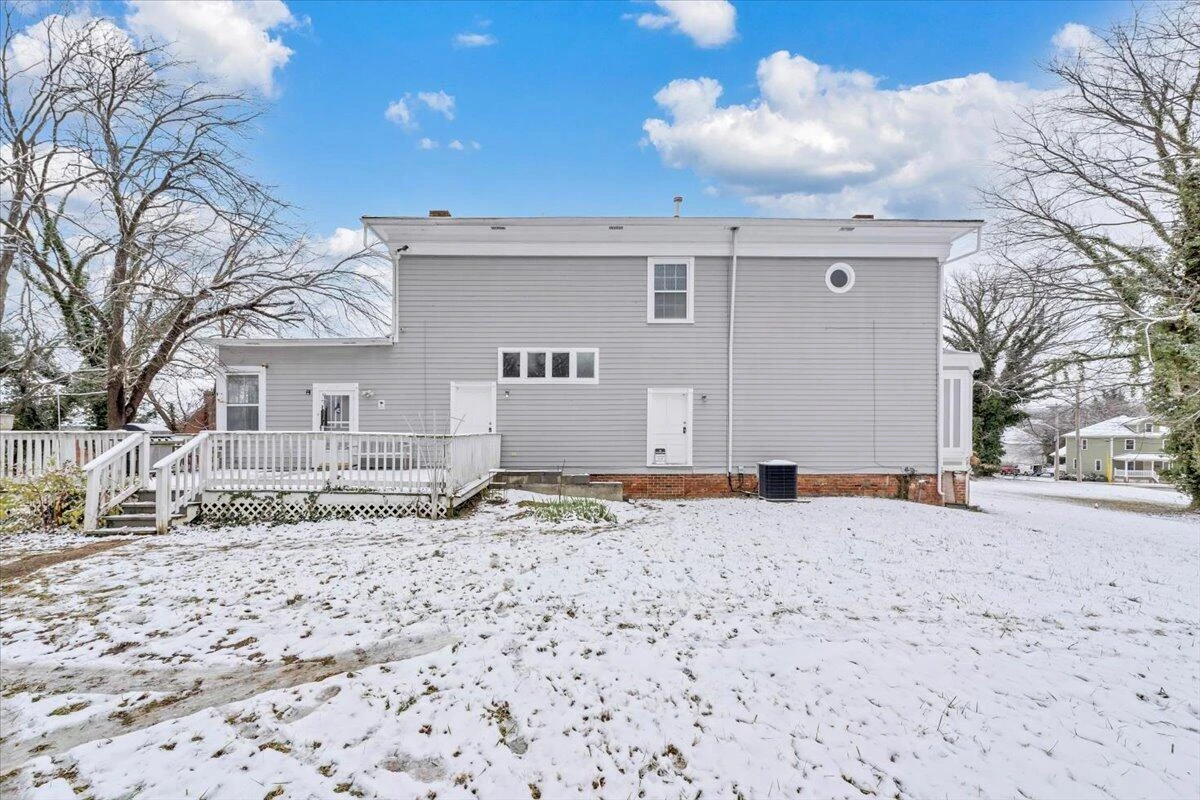 621 10th ST NW - Photo 9