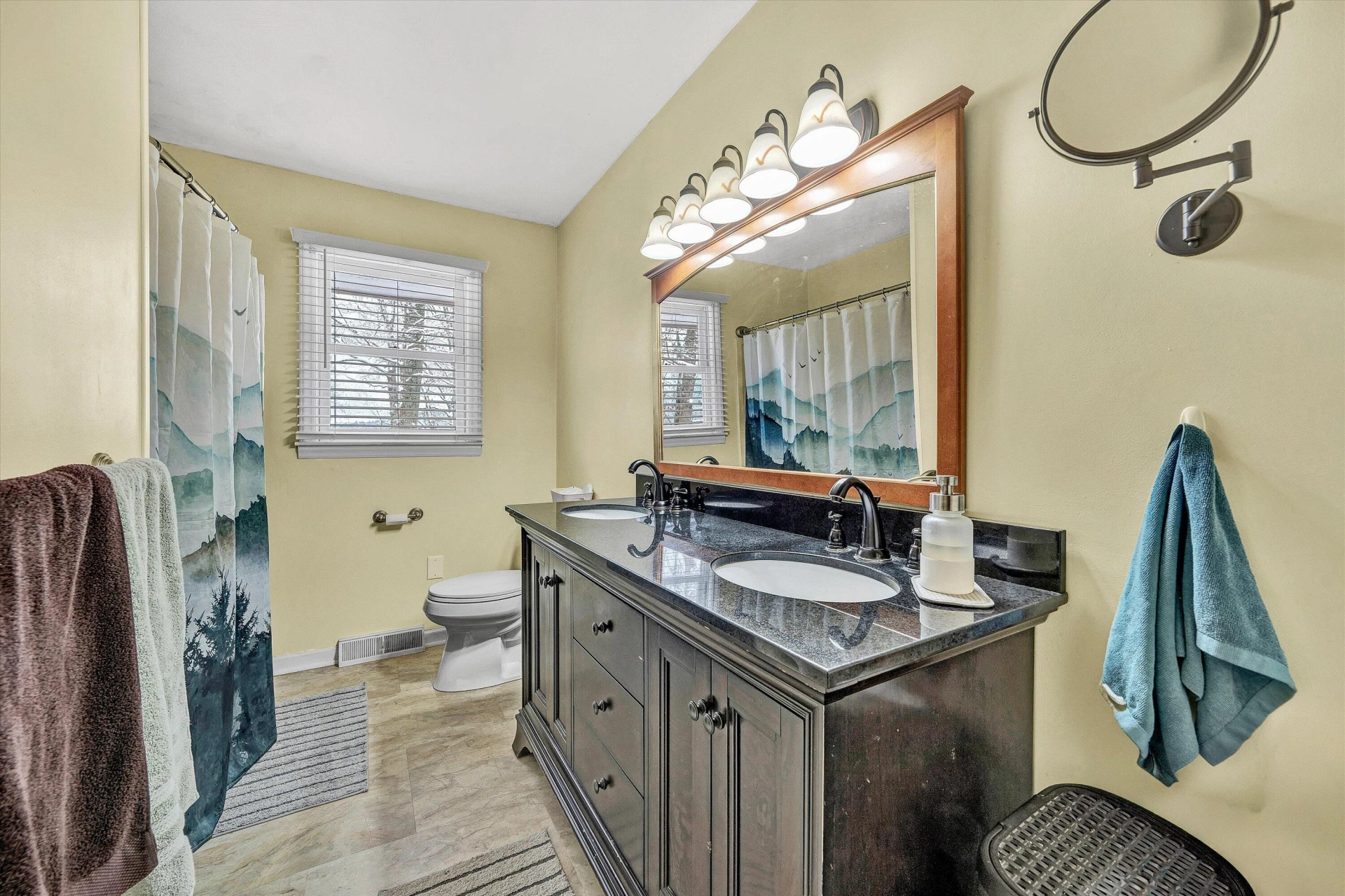 5633 Ferguson DR SE - Photo 17