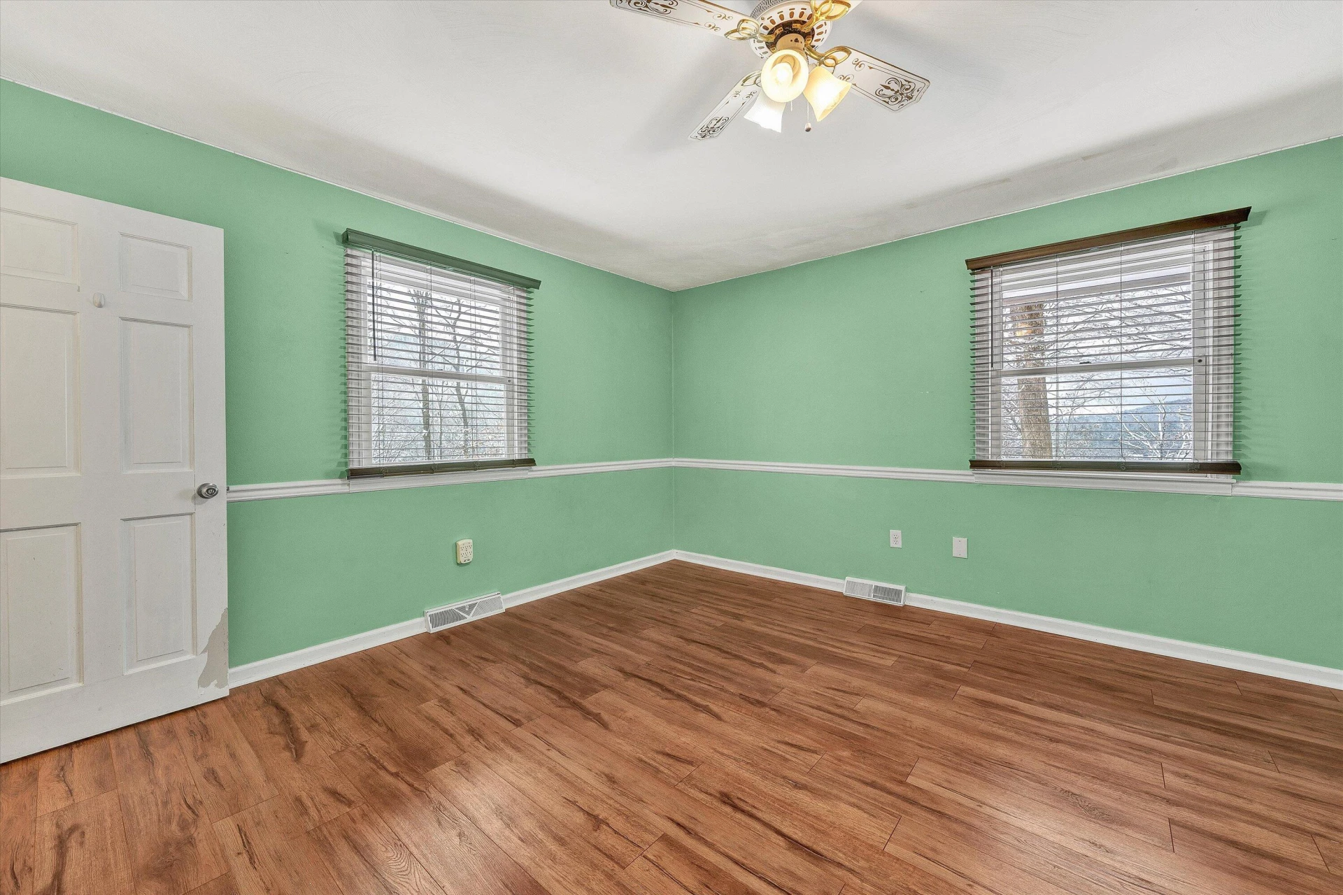 5633 Ferguson DR SE - Photo 18