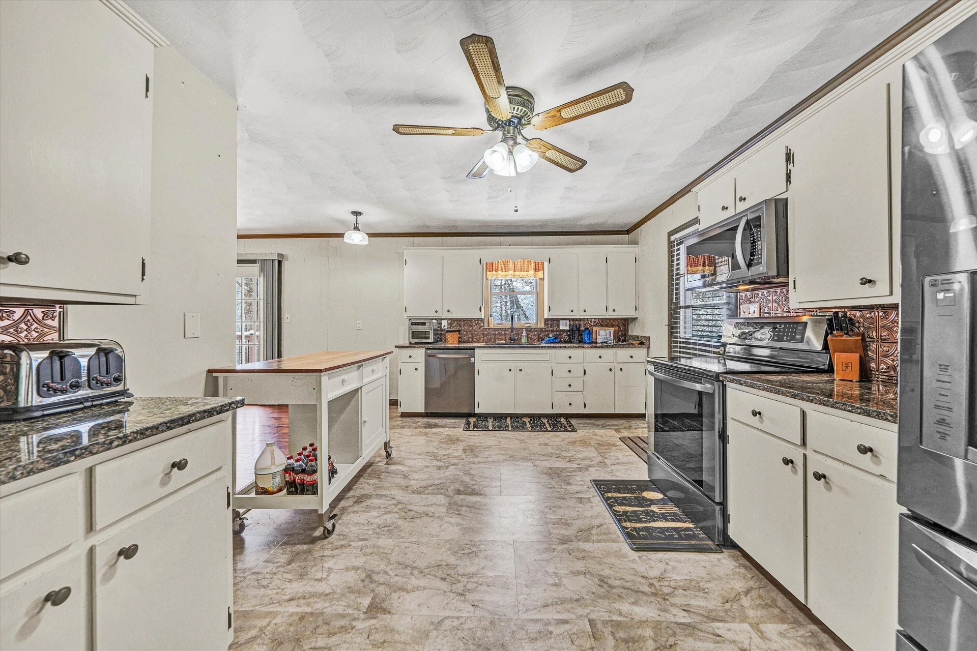 5633 Ferguson DR SE - Photo 10