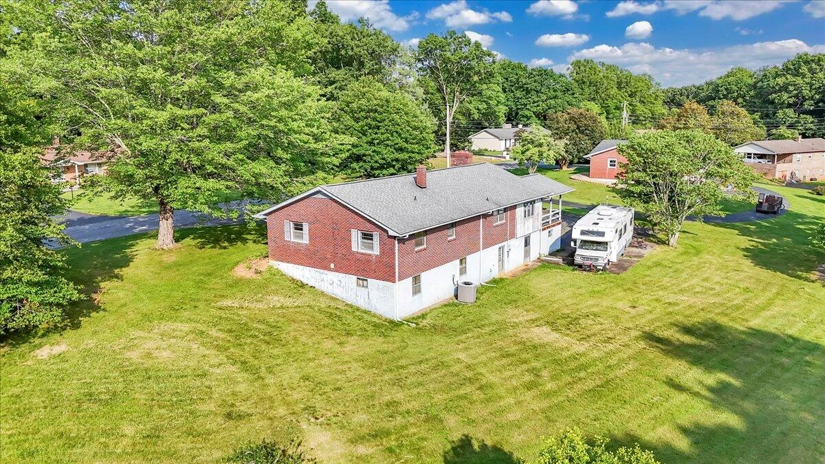 591 Wall Street ST - Photo 14