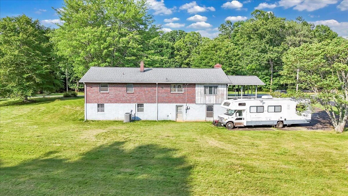 591 Wall Street ST - Photo 16