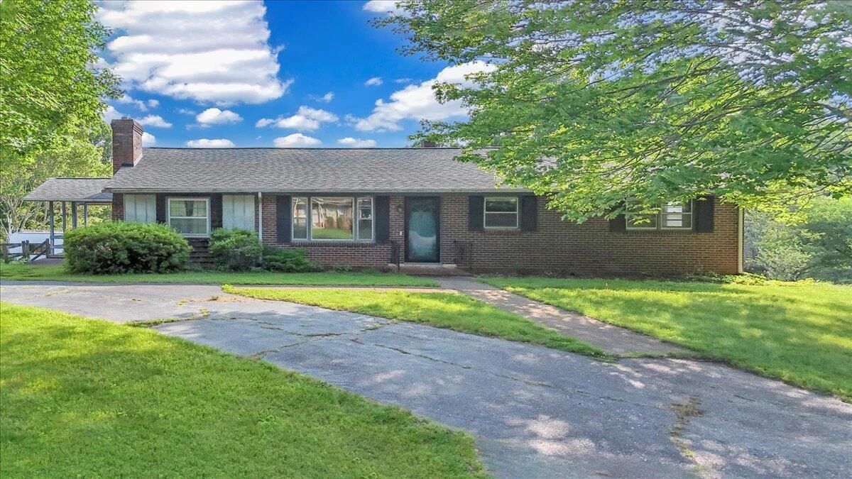 591 Wall Street ST - Photo 2