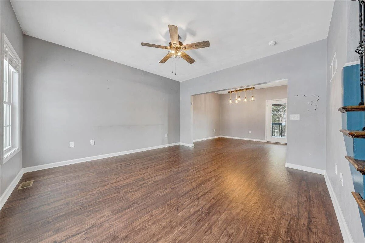 2060 Heys LN - Photo 17