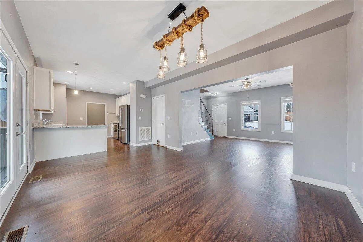 2060 Heys LN - Photo 24