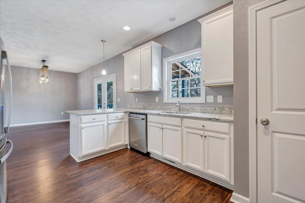 2060 Heys LN - Photo 29