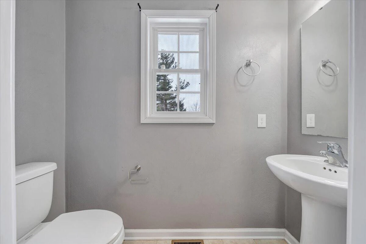 2060 Heys LN - Photo 30