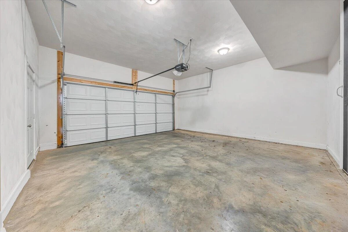 2060 Heys LN - Photo 34