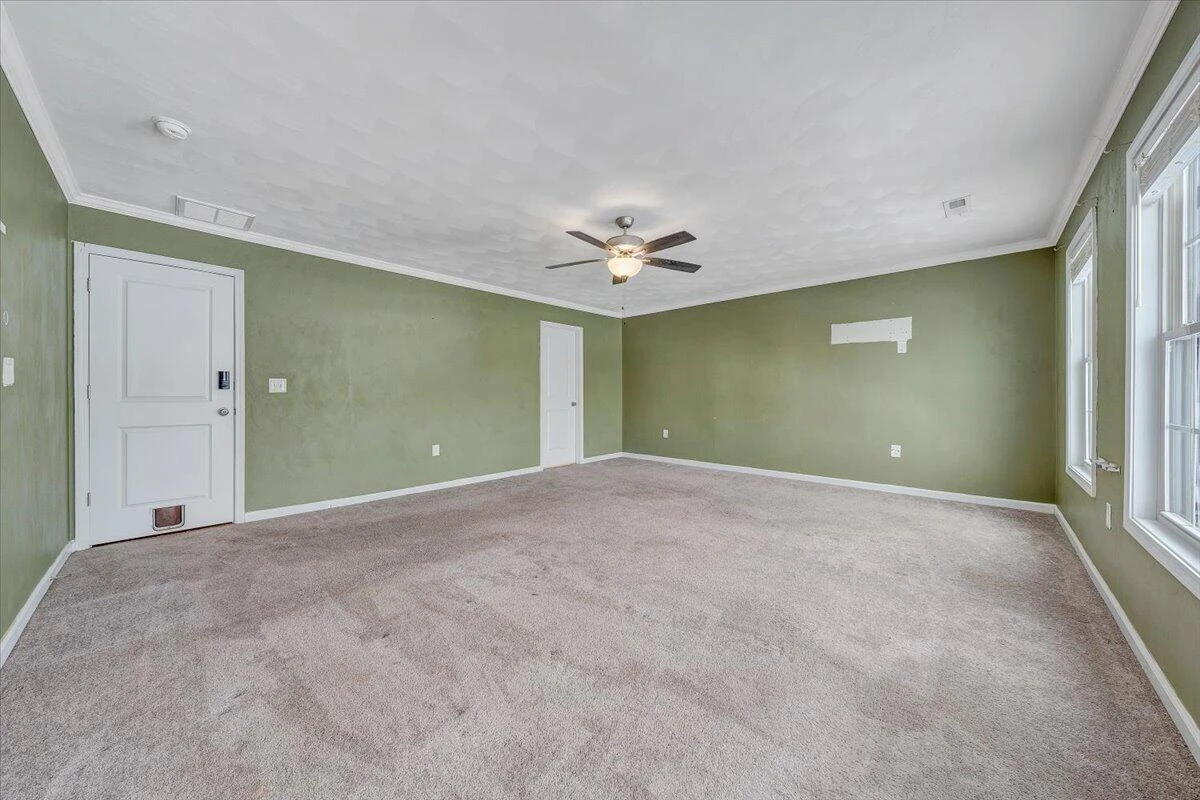 2060 Heys LN - Photo 36