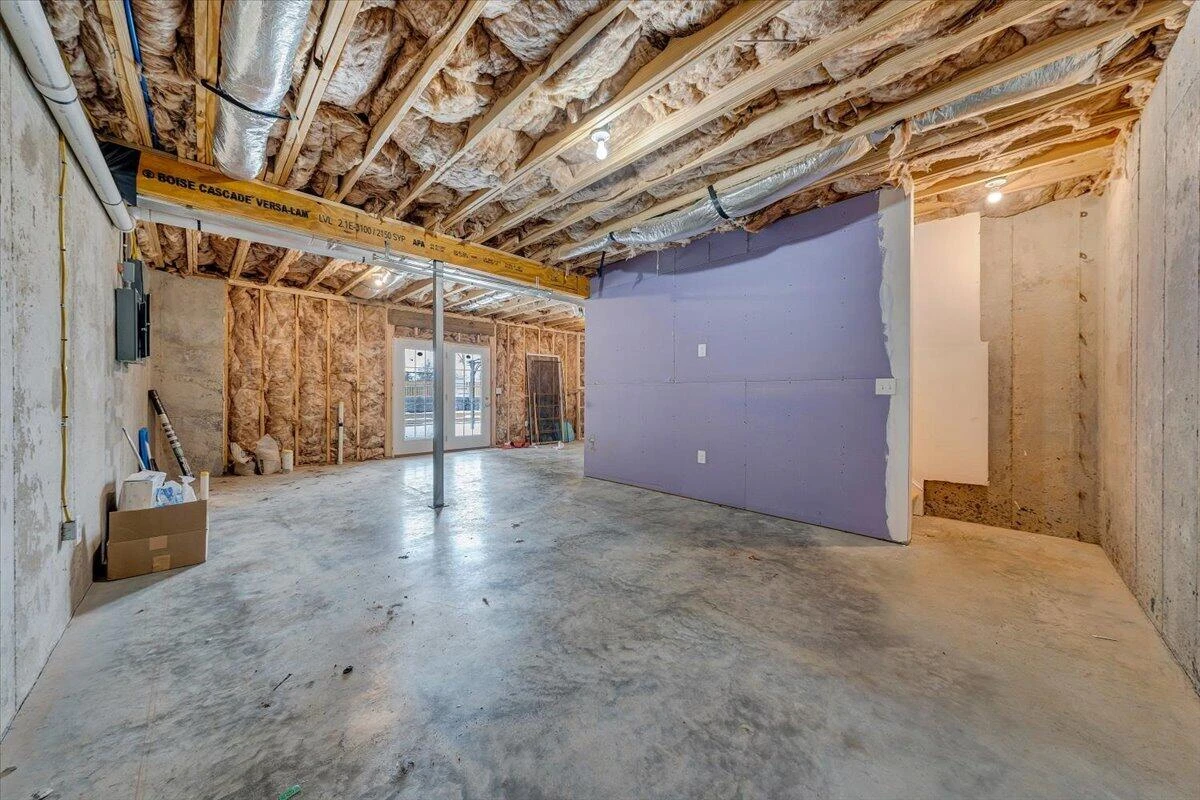 2060 Heys LN - Photo 52