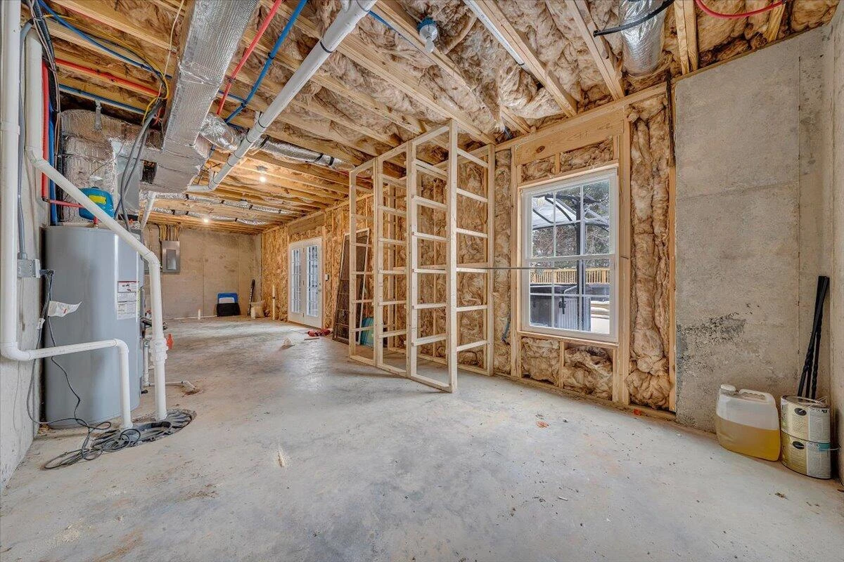 2060 Heys LN - Photo 54