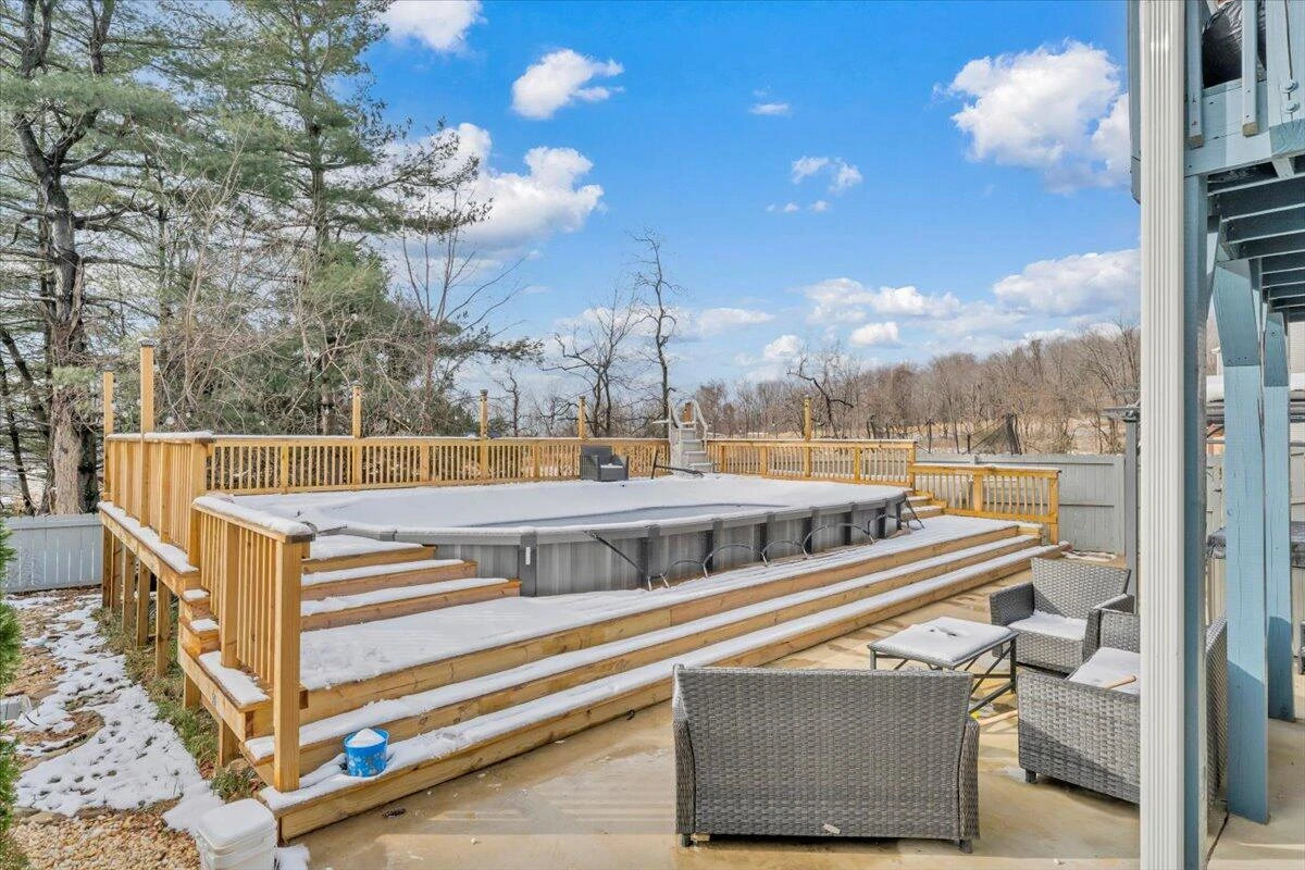 2060 Heys LN - Photo 60