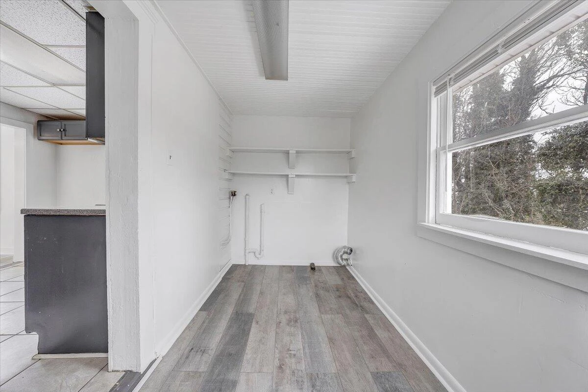 1507 Gladstone AVE SE - Photo 10