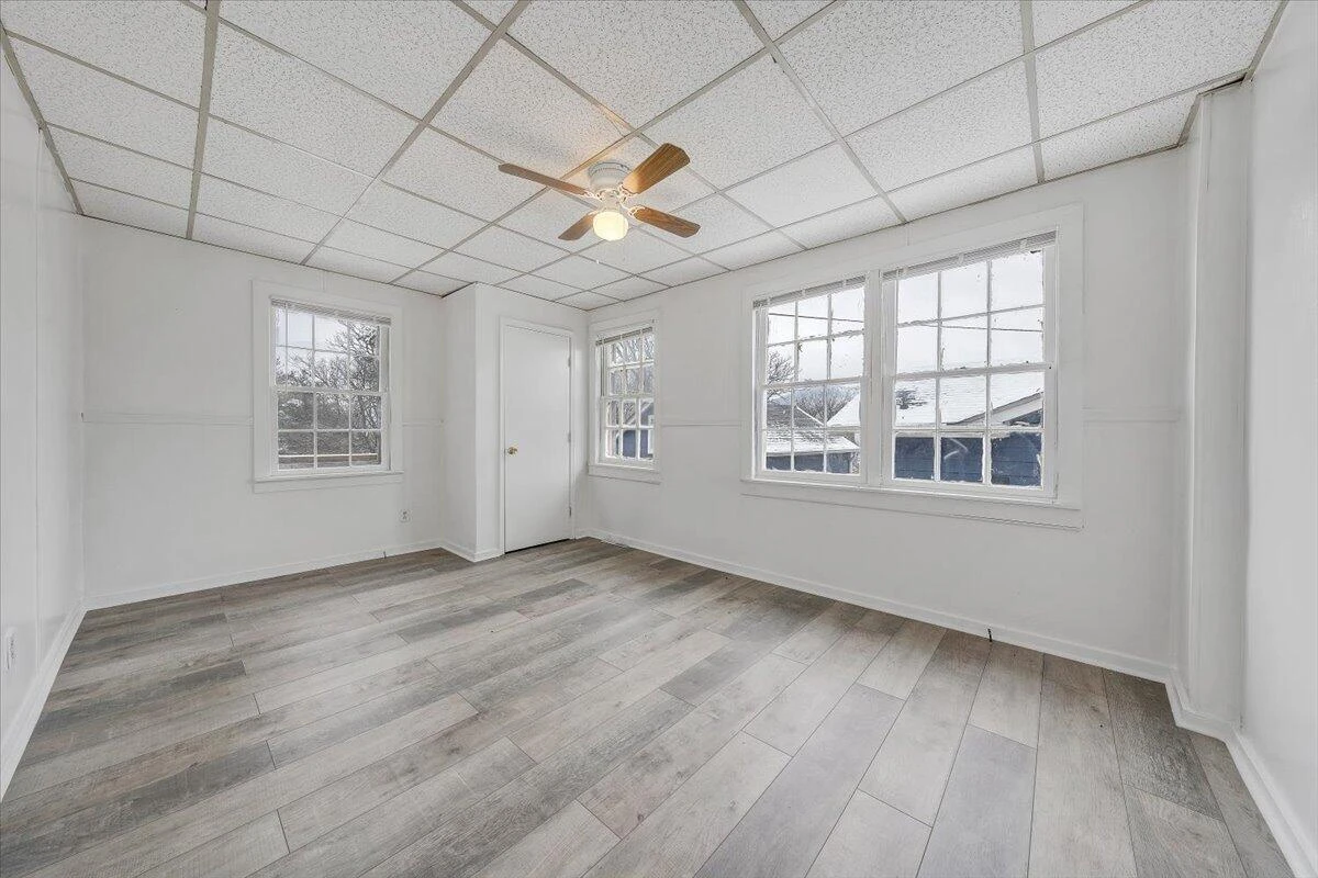 1507 Gladstone AVE SE - Photo 11