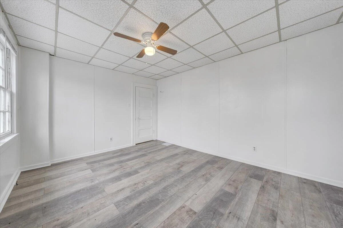 1507 Gladstone AVE SE - Photo 12