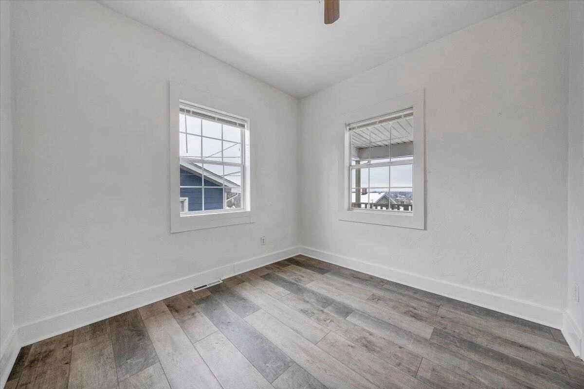 1507 Gladstone AVE SE - Photo 14