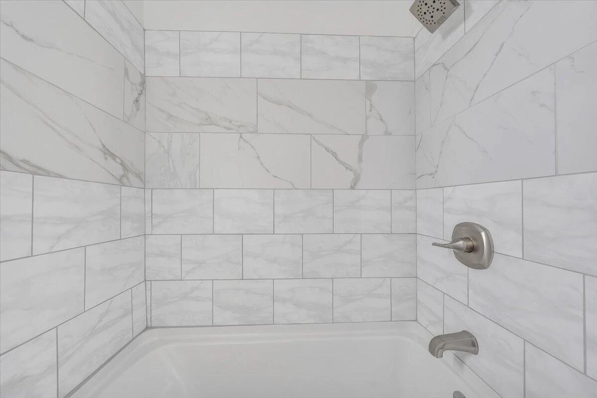 1507 Gladstone AVE SE - Photo 17