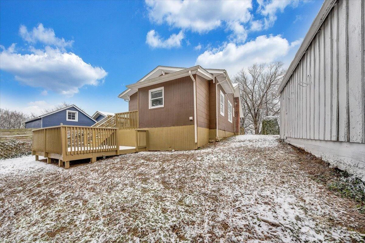 1507 Gladstone AVE SE - Photo 24