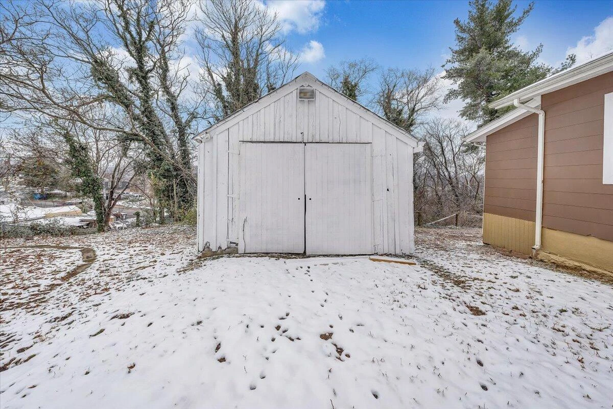 1507 Gladstone AVE SE - Photo 25