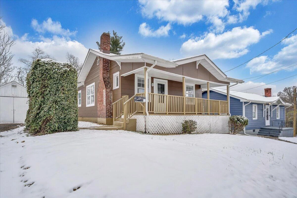 1507 Gladstone AVE SE - Photo 28