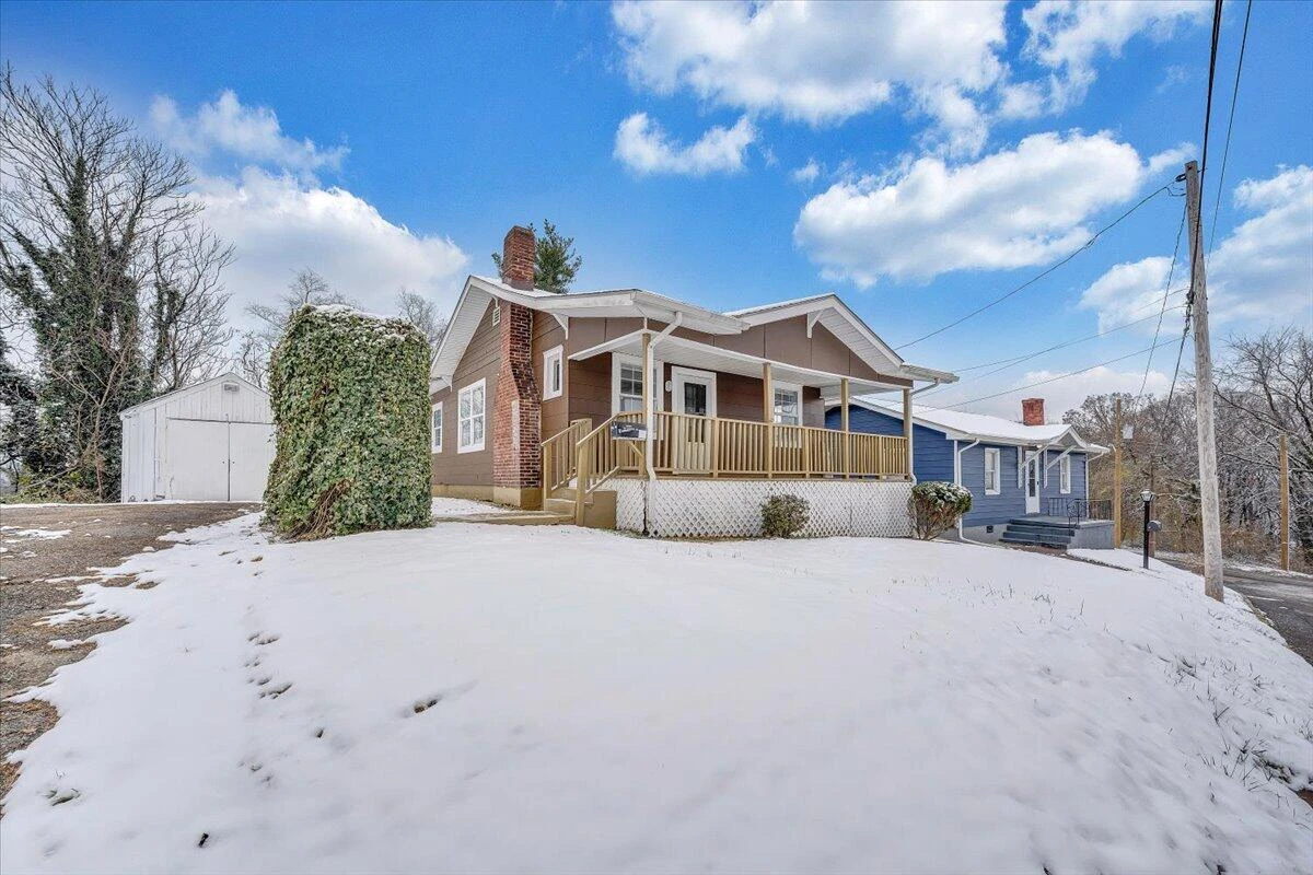 1507 Gladstone AVE SE - Photo 29