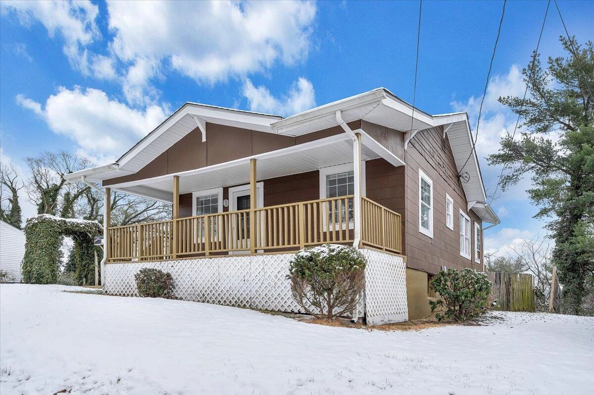 1507 Gladstone AVE SE - Photo 32