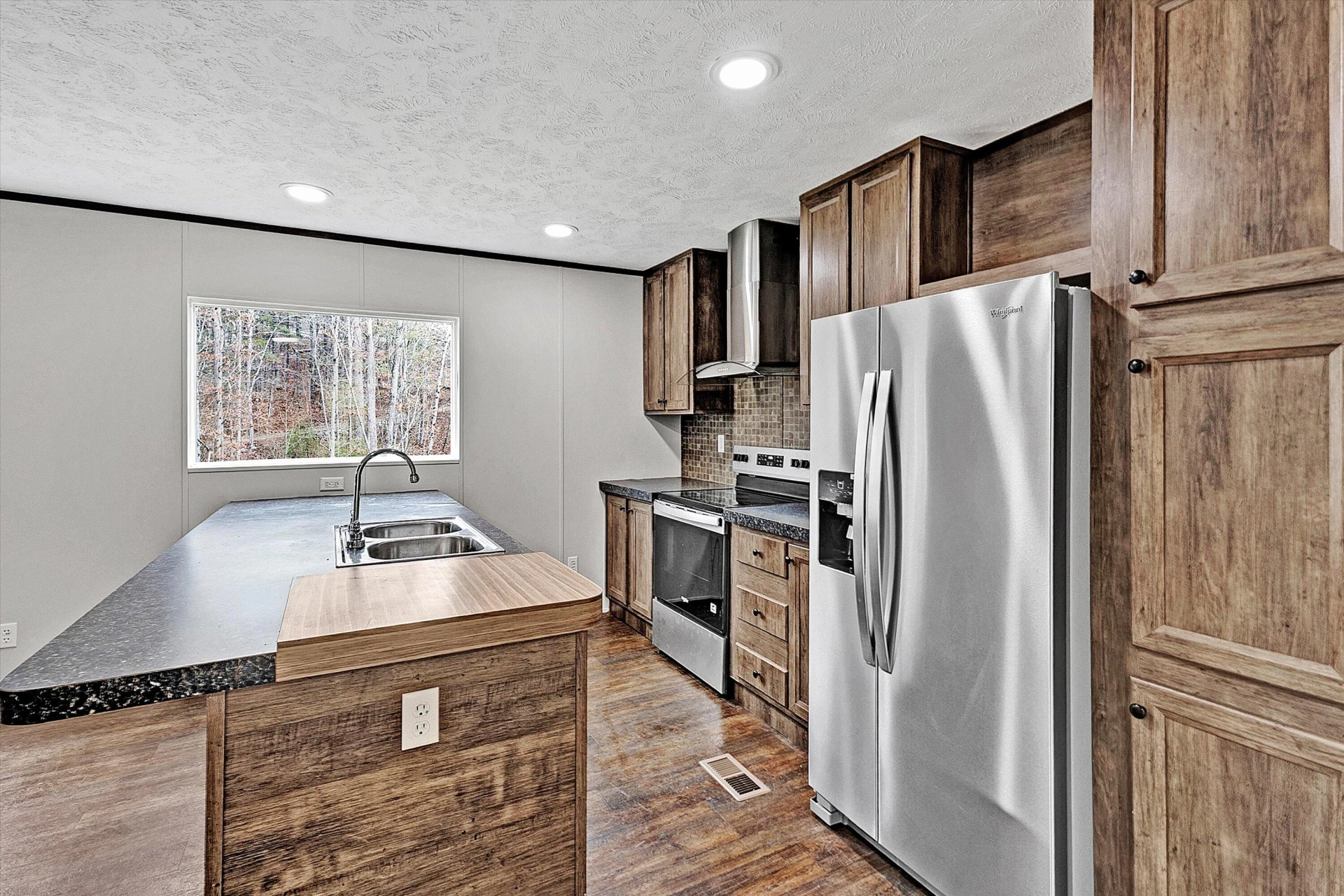 110 Holly DR - Photo 8