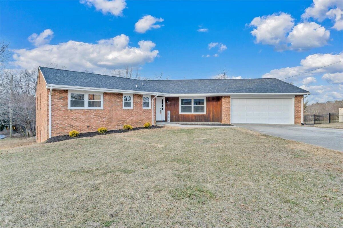 5257 Luwana DR