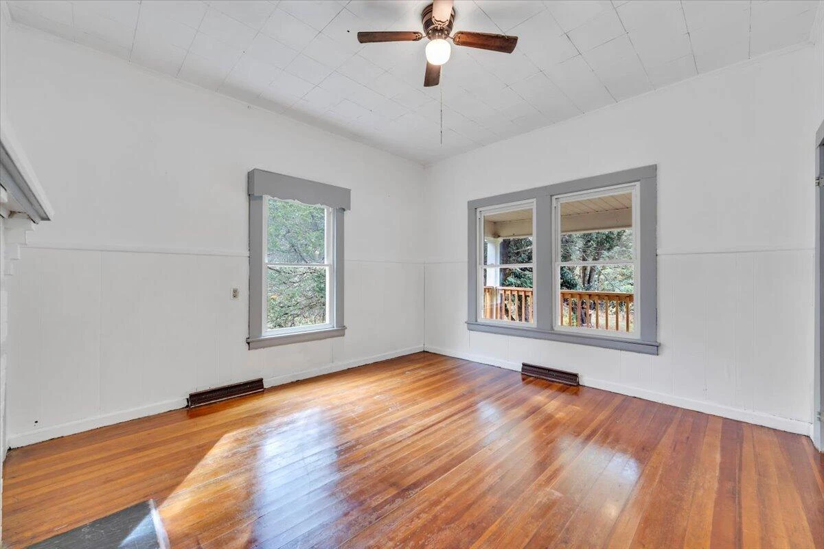 6973 Henry RD - Photo 11