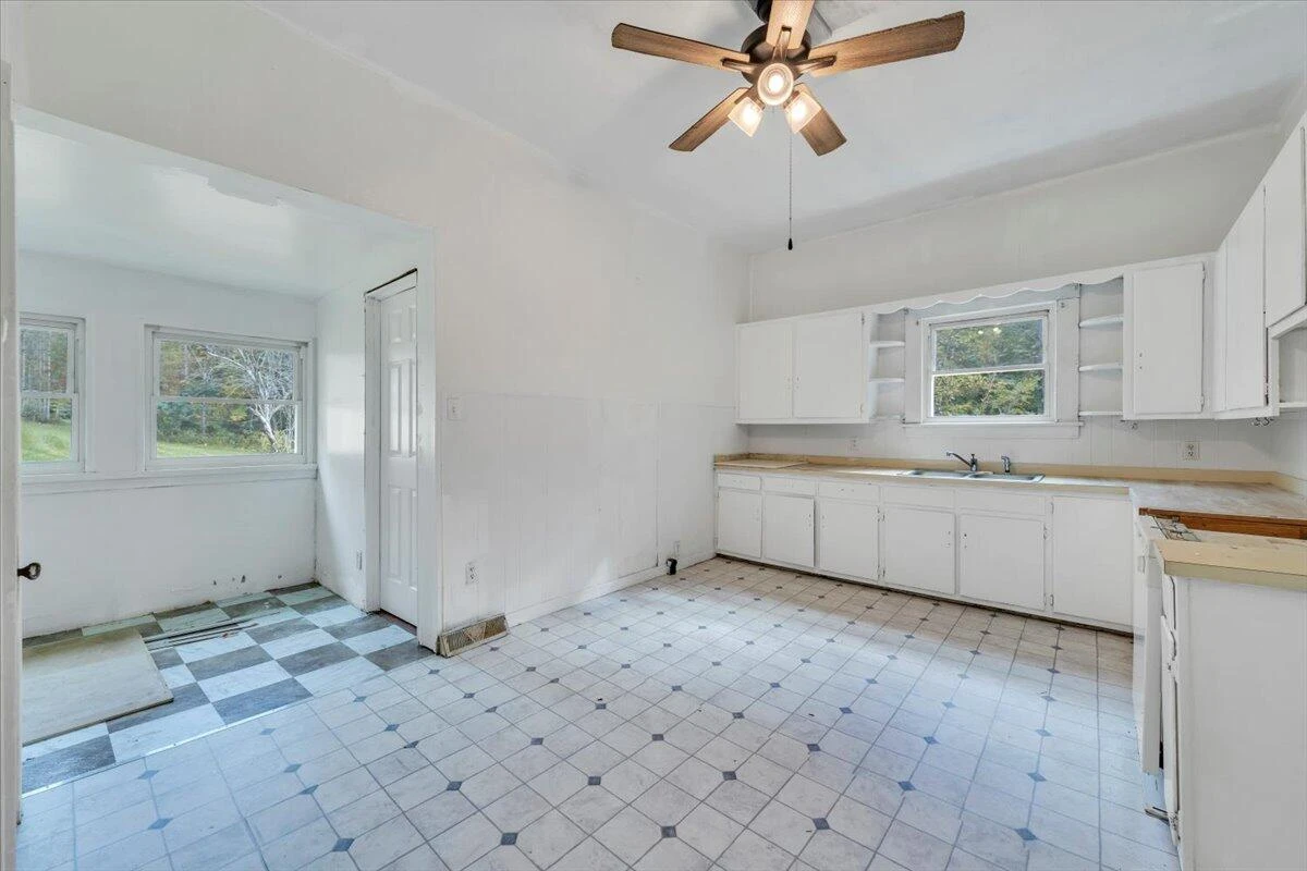 6973 Henry RD - Photo 20