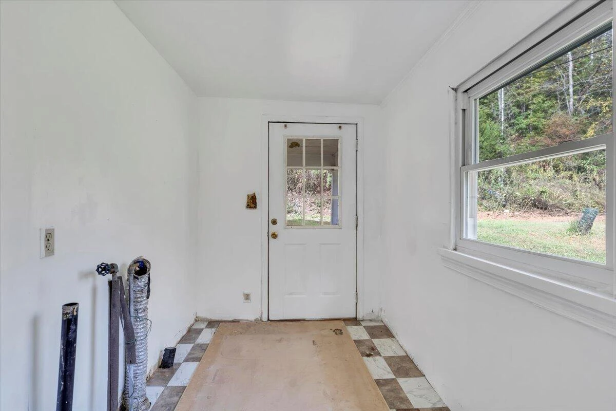6973 Henry RD - Photo 24
