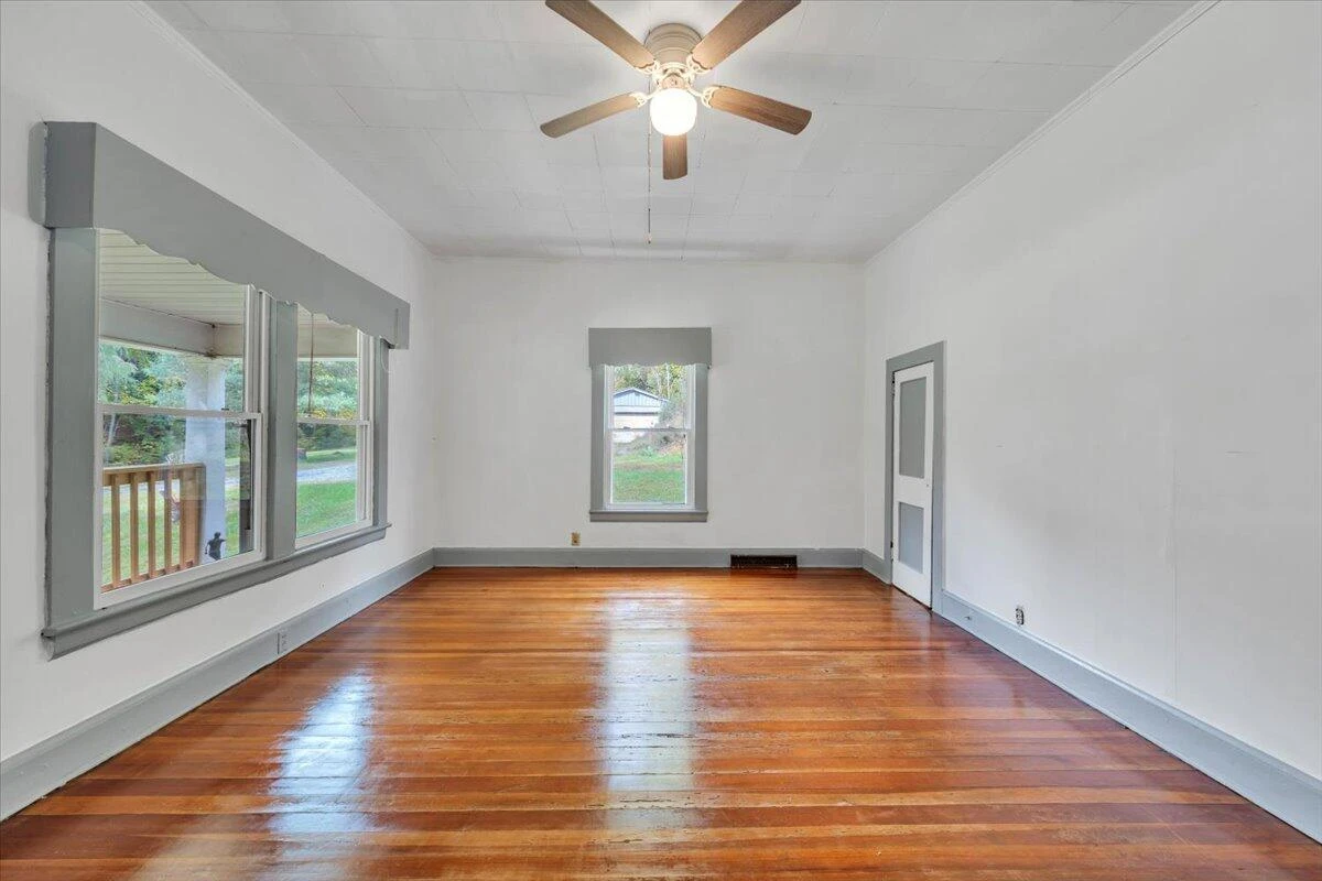 6973 Henry RD - Photo 3
