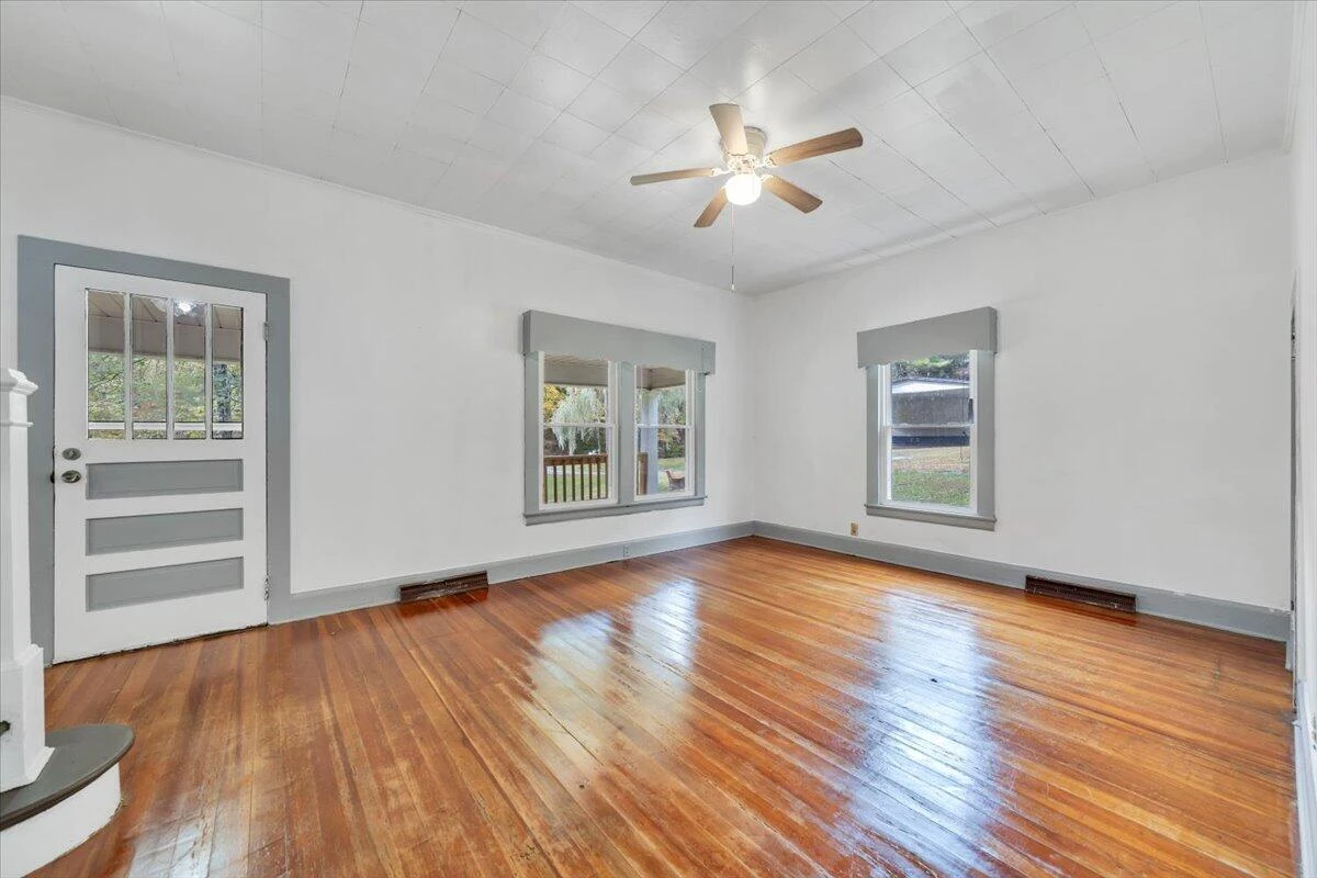 6973 Henry RD - Photo 4
