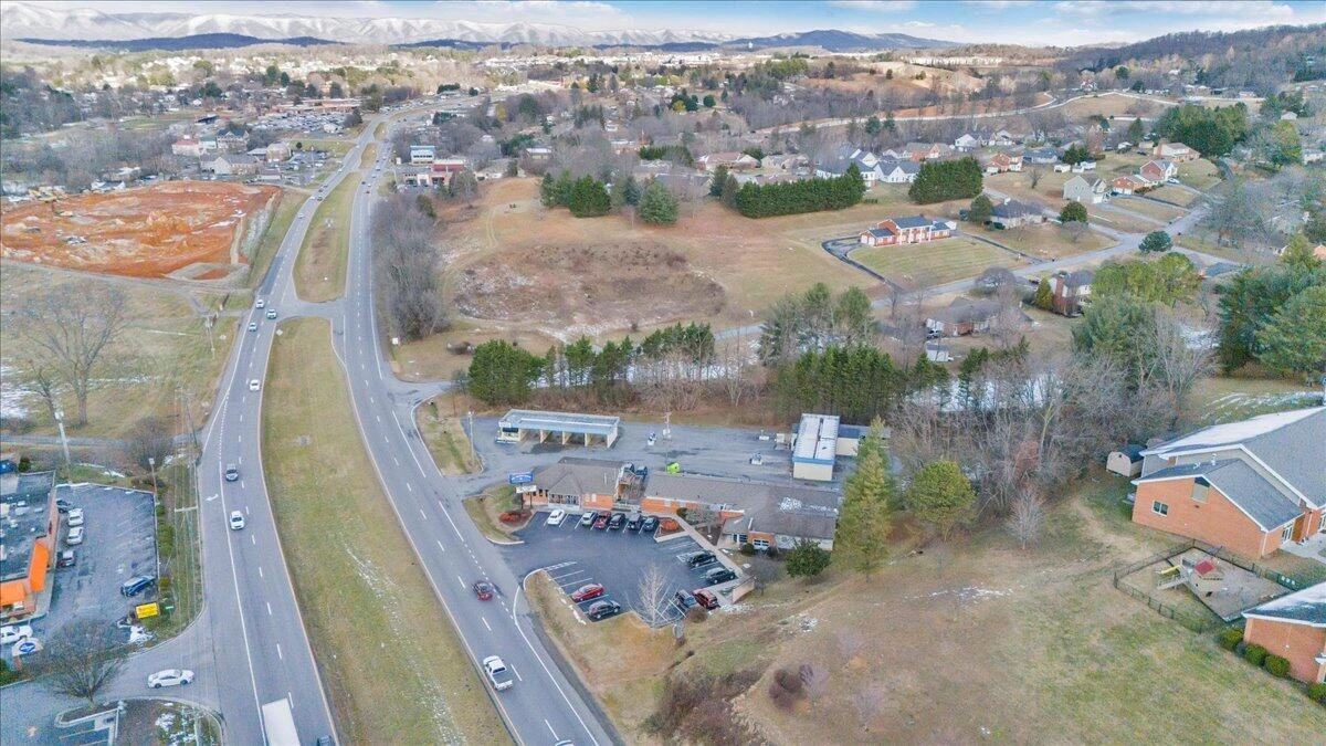 870 Roanoke RD - Photo 13