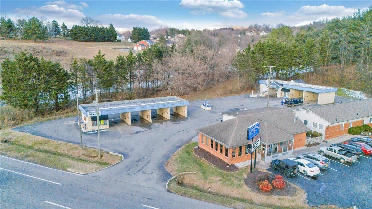 870 Roanoke RD - Photo 15