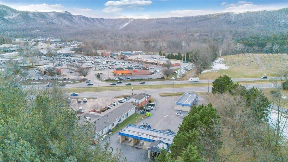 870 Roanoke RD - Photo 20