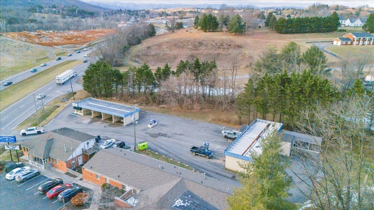 870 Roanoke RD - Photo 23
