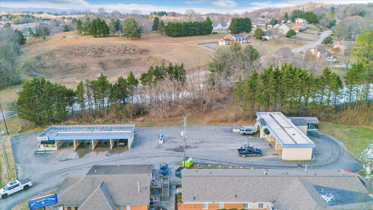 870 Roanoke RD - Photo 24