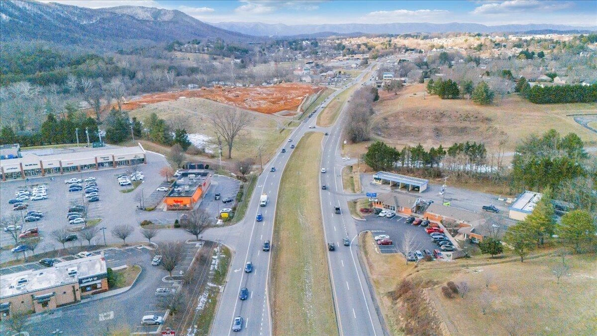 870 Roanoke RD - Photo 26