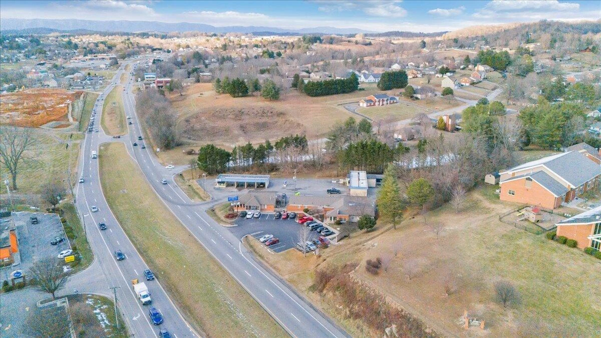 870 Roanoke RD - Photo 27