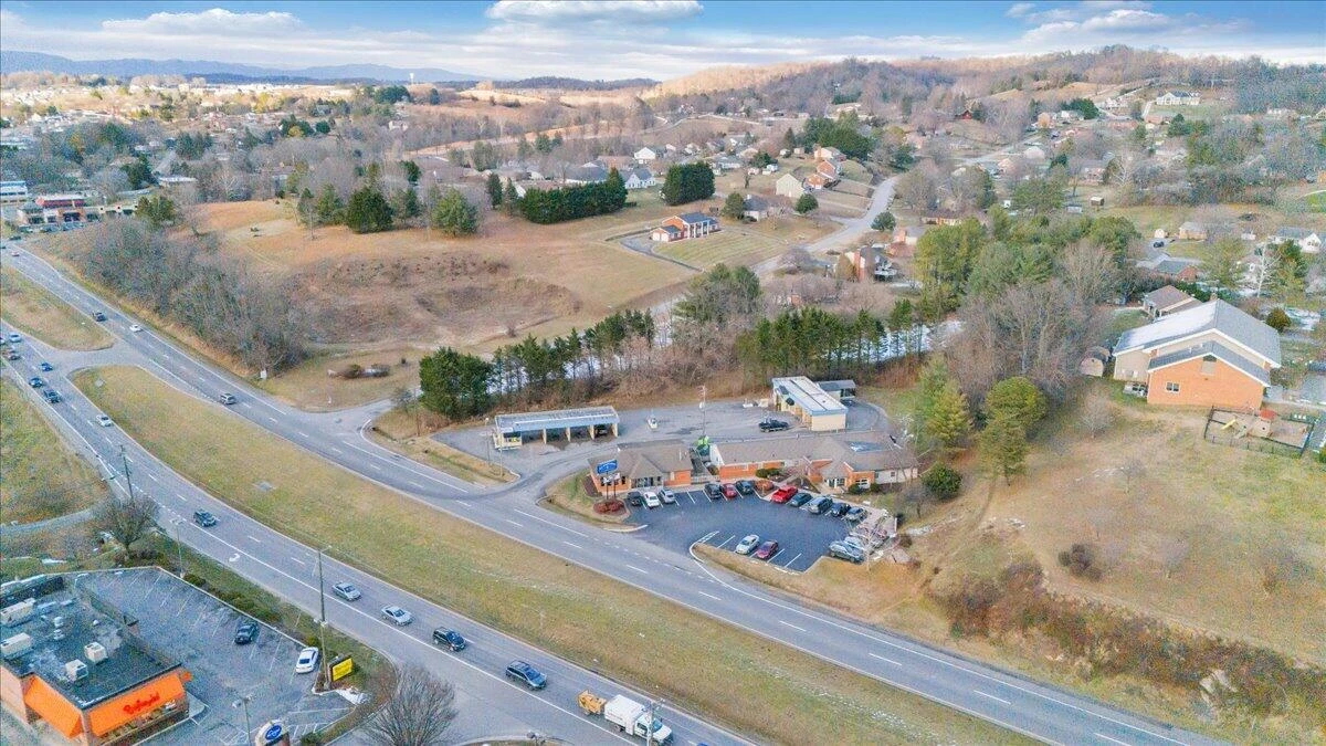 870 Roanoke RD - Photo 28