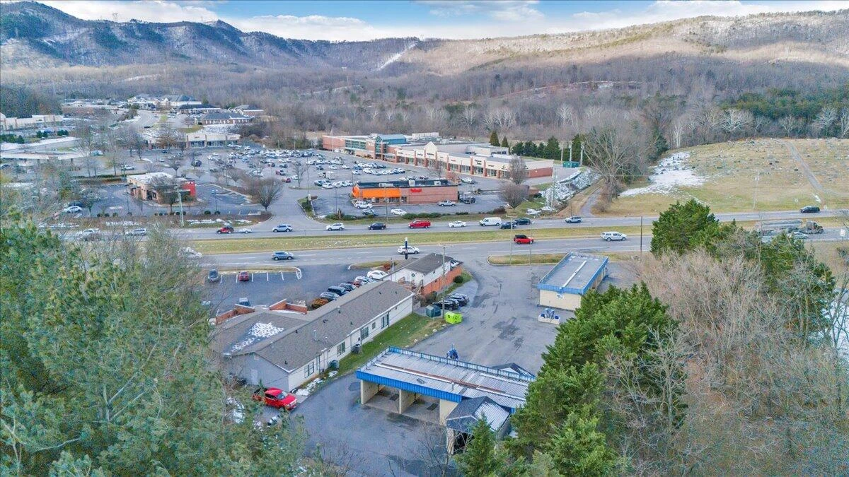 870 Roanoke RD - Photo 10