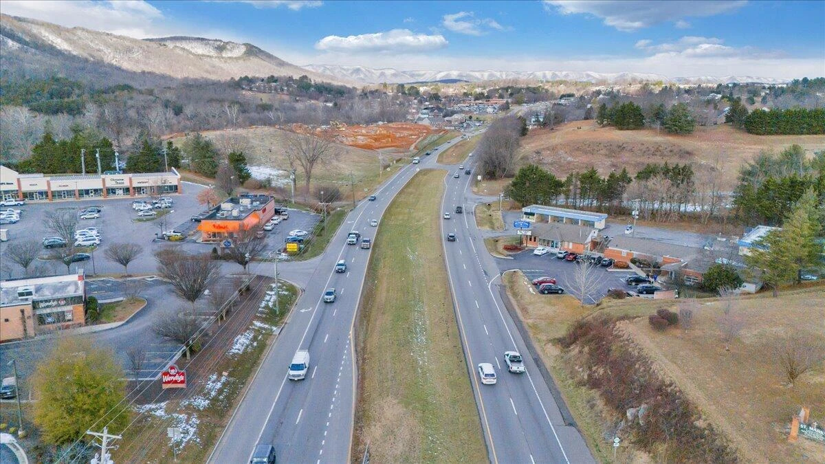 870 Roanoke RD - Photo 11