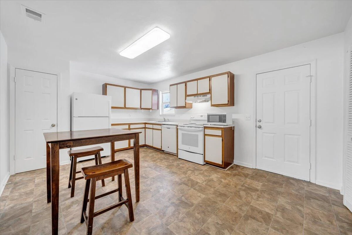 210 Pheasant Run DR - Photo 15