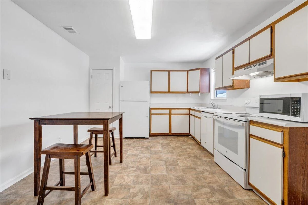 210 Pheasant Run DR - Photo 16