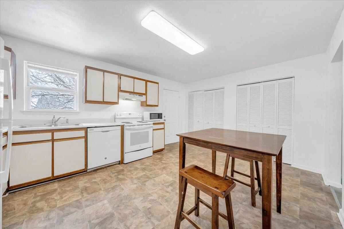 210 Pheasant Run DR - Photo 17