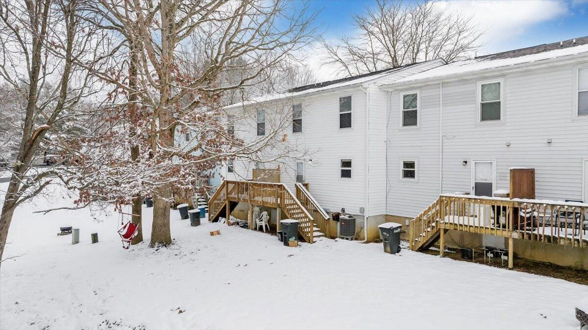 210 Pheasant Run DR - Photo 32